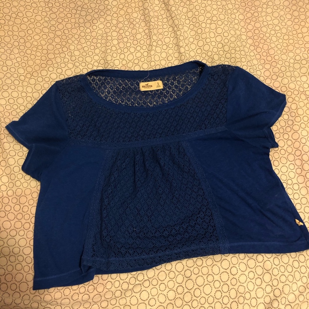$9 With Purchase Hollister Cropped t-shirt
